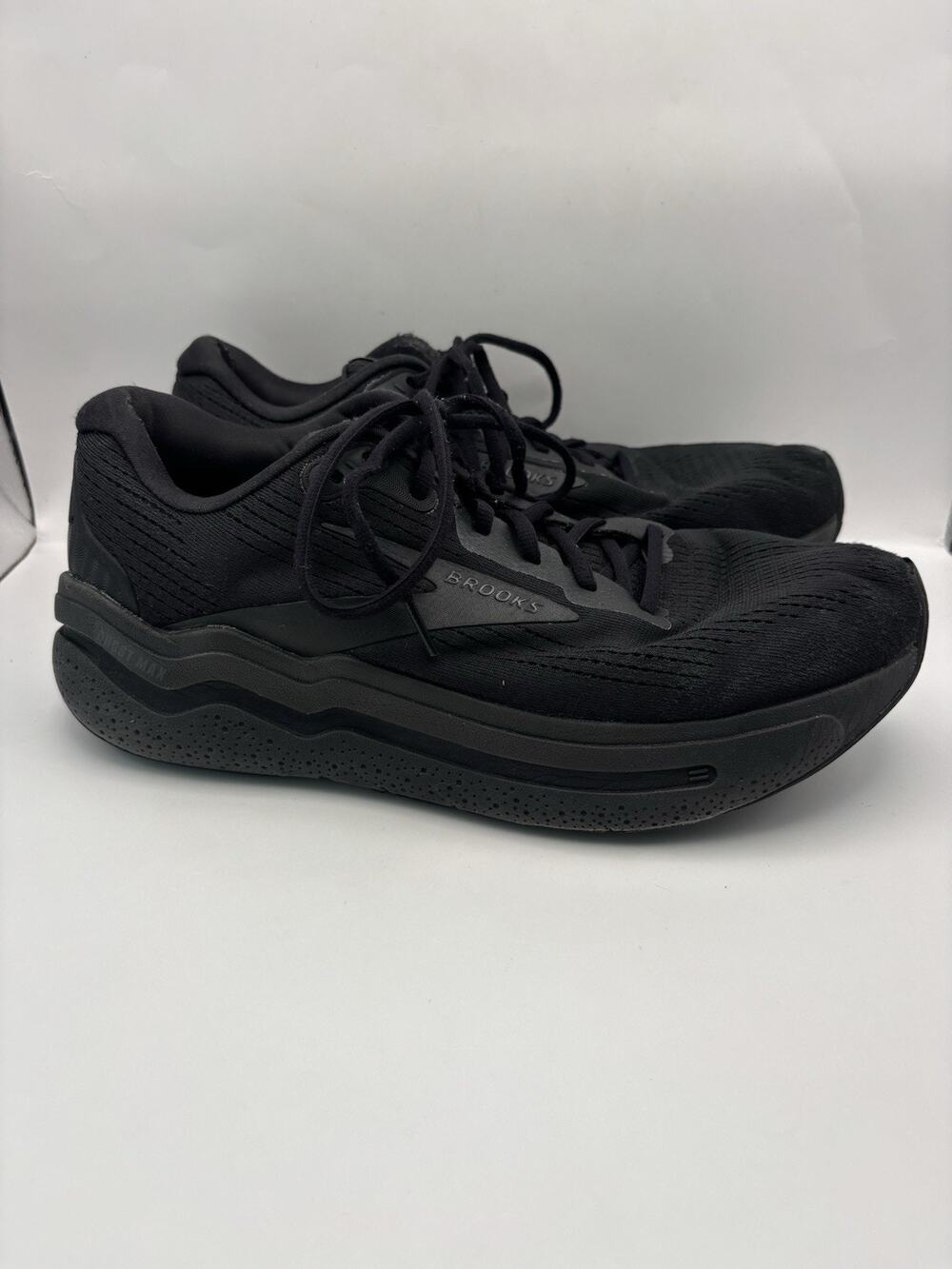 Brooks Ghost Max 2 Triple Black Sneakers Men Size 11